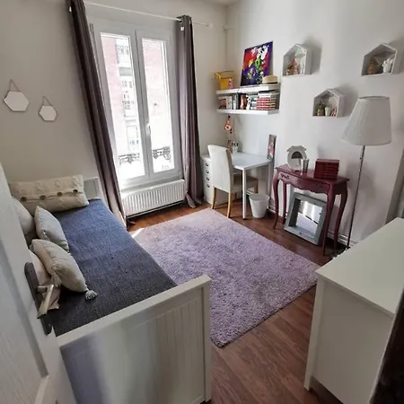 Rabat, Triplex Accueillant Apartman